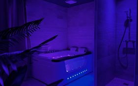 Iconic, Spa, Sauna & Terrasse